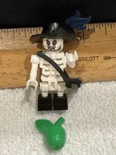 LEGO® Pirates of Caribbean Skeleton Barbossa 4181 Plume Minifigure Mini Figure