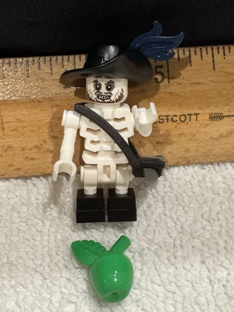 LEGO® Pirates of Caribbean Skeleton Barbossa 4181 Plume Minifigure Mini Figure