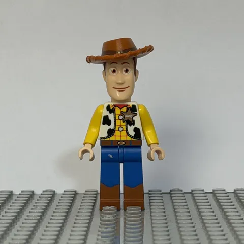 LEGO Toy Story Woody Minifigure 7590 Genuine Sheriff Cowboy Figure