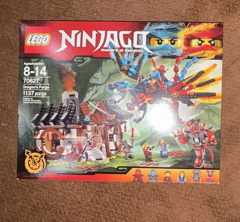 LEGO NINJAGO Dragon's Forge 70627 1137pcs Hands of Time (2017) damaged box