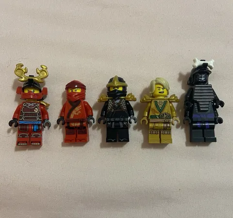 LEGO NINJAGO Legacy Minifigures (Nya, Kai, Cole, Garmadon & Golden Lloyd)