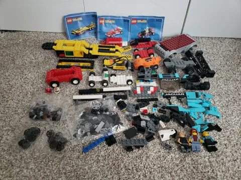 Lego Vehicle Partials & Pieces, Manuals And 3 Minifigures Lot Read Description 