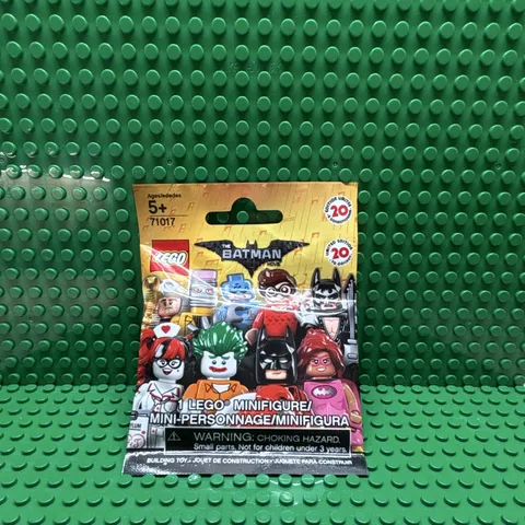 LEGO Batman Movie Minifigures 71017 Batman Blind Bag Foil Pack, 1 Piece