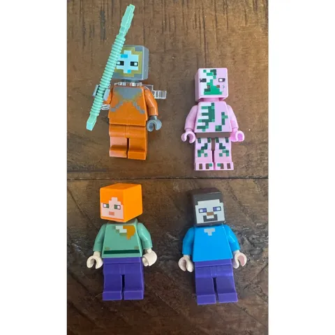 Lot of 4 LEGO Minecraft Mini Figures AS PICTURED