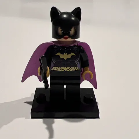LEGO Batgirl Lavender Cape - 76013 *Brand New, Was Sealed In Case*