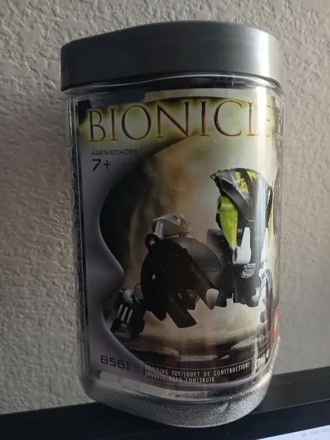 LEGO BIONICLE: Nuhvok 8561 - Missing a Krana mask