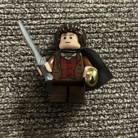 Lego Frodo Baggins 9470 Dark Grey Cape The Lord of the Rings Minifigure