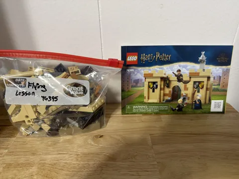 LEGO Harry Potter: Hogwarts: First Flying Lesson (76395)