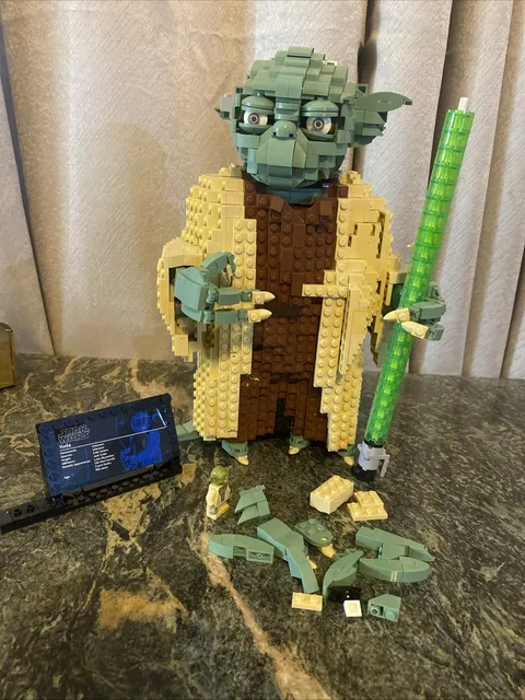LEGO Star Wars Yoda 75255 with Minifigure and Nameplate  Used Condition