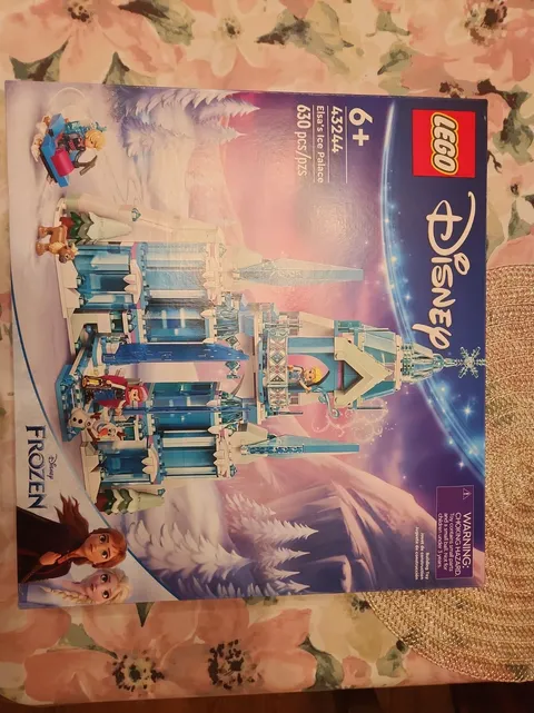 New LEGO Disney Princess Frozen Elsa's Ice Palace Set NIB 43244
