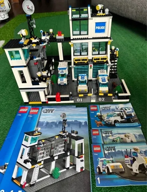 LEGO City Police Headquarters 7744 & 7285 Sets w/ Manuals