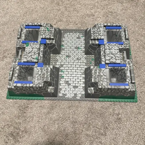 2004 LEGO Knights Kingdom CASTLE OF MORCIA #8781 Raised 3D Base Plate