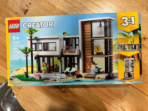 LEGO Creator 3 in 1 Modern House (31153) 939 pcs 3in1 Building Set 