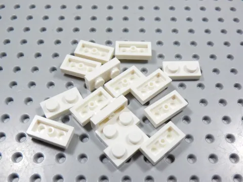 LEGO Lot of 15 White 1x2 Plates BB