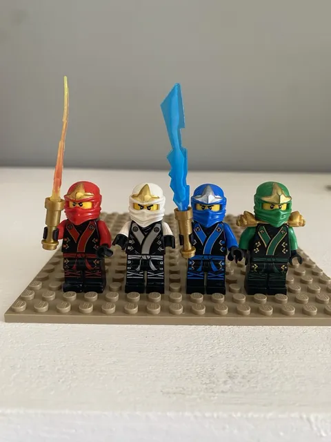 Lego NINJAGO Final Battle Kimono Robes Lot Of 4 Minifigures: Jay Lloyd Zane Kai