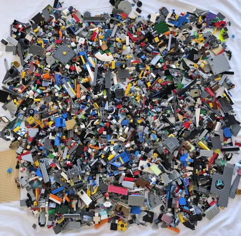 17 Lbs LEGO lot Bulk Blocks, Plates, Assorted Pieces