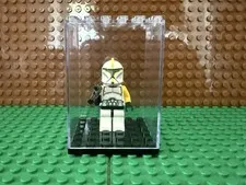 LEGO Star Wars Clone Trooper Minifigure w/ Blaster & Display Case