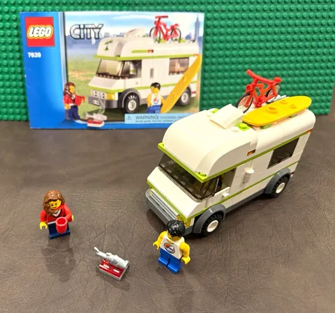 LEGO City Camper Van (7639) 2009 Town Travel Vehicles no stickers