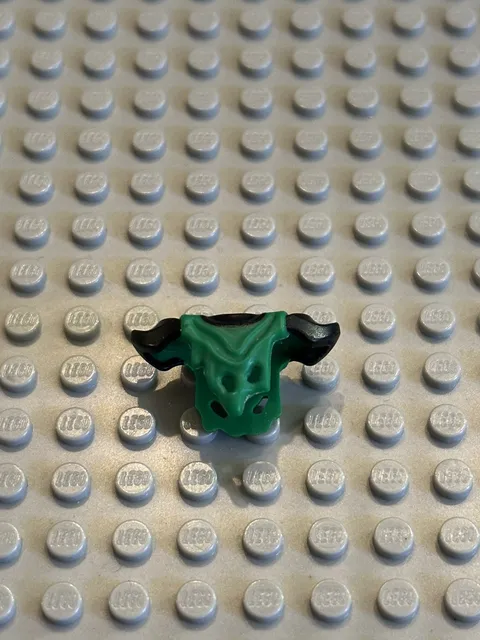 LEGO Ninjago njo0154 Possessed Lloyd Armor shoulder pads 