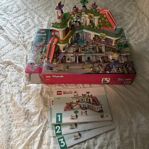 LEGO Friends 42604 Heartlake City Shopping Mall *complete*