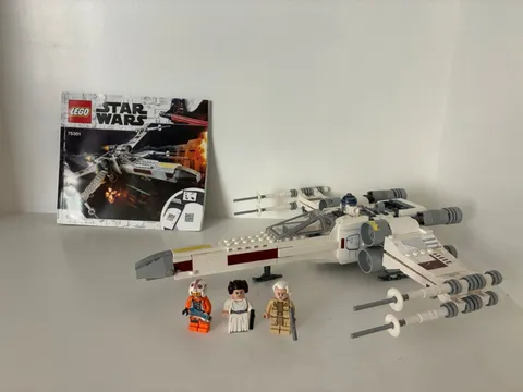 LEGO Star Wars: Luke Skywalker's X-Wing 75301 Complete w/ Minifigs, Instructions