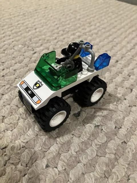 LEGO City #6471 “4WD Police Patrol” (2000), Used, Very Good Cond., Complete