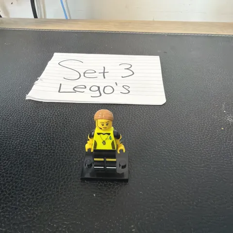LEGO Minifigures Series 24 “Football Referee“ col411  Fig Only