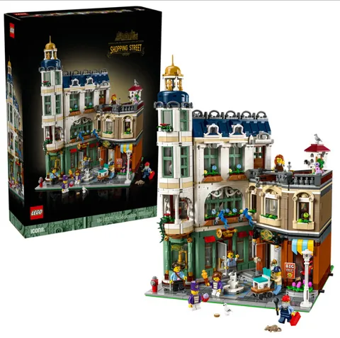 LEGO 11371 Shopping Street 100% Complete Excellent Condition Modular Building