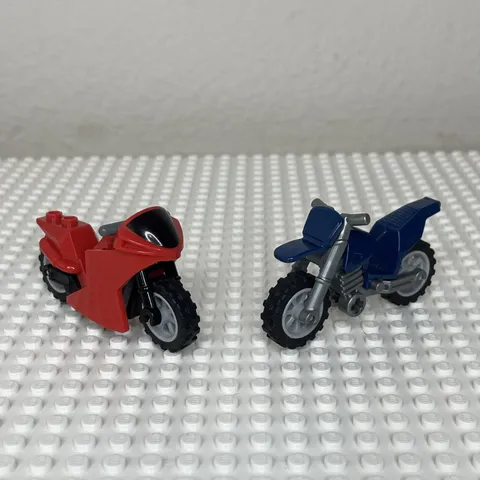 LEGO Random Lot of Bikes Blue Dirt Bike Red Sports Motorcycle 