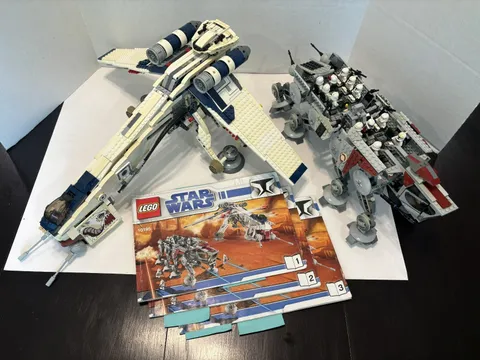 LEGO Star Wars: Republic Dropship with AT-OT Walker (10195) Extra Minifigs!