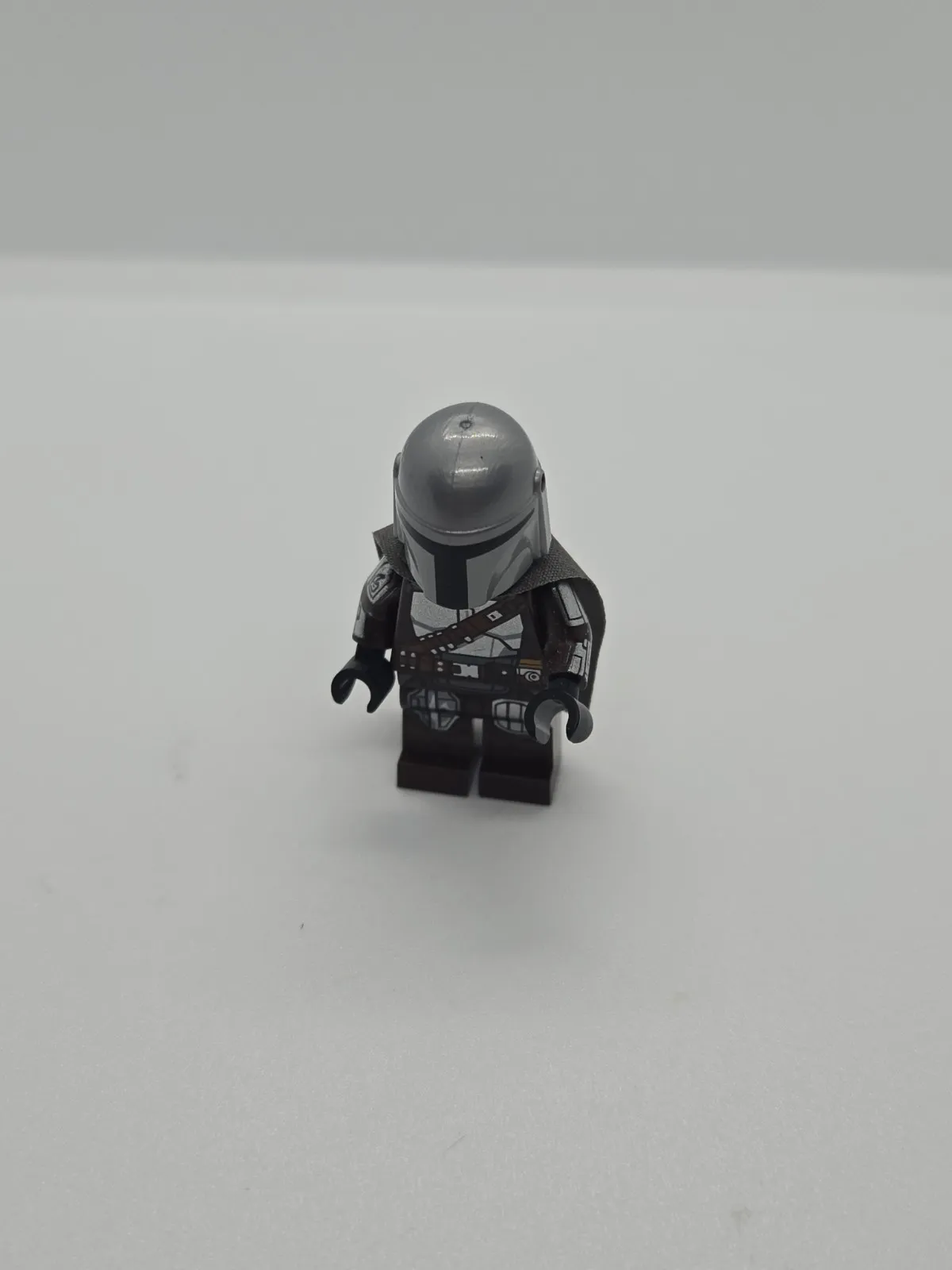 Lego The Mandalorian Minifigure Din Djarin Mando w/ Cape