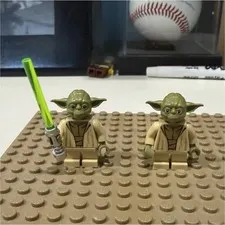 LEGO Star Wars Yoda Plastic Minifigure Lot of 2 w/ Green Lightsaber 1.6in