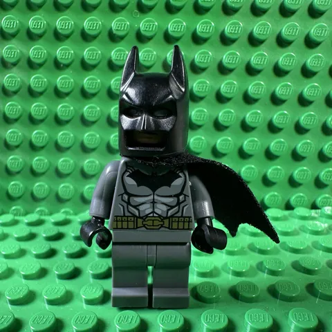 LEGO Super Heroes Batman Minifigure Dark Bluish Gray Suit dim002 71200 Z9