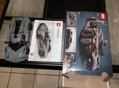 2x LEGO Car Sets: Technic Koenigsegg (42173) & Lamborghini (77238)