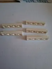 No 311.  5 x lego fence grilles 3633. 1x4x1. white 