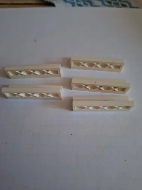 No 311.  5 x lego fence grilles 3633. 1x4x1. white 