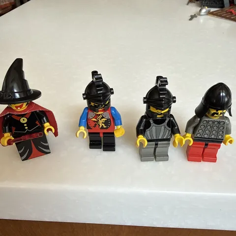 Lego Castle Fright Knights Witch Minifigure w/ cape & Three Knights!