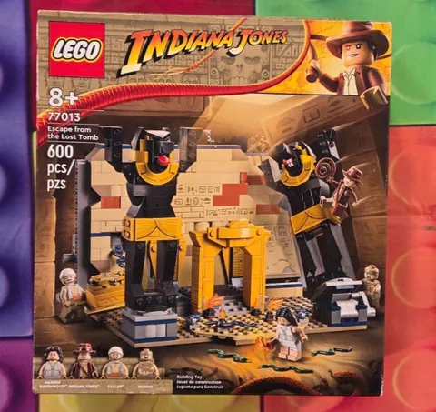 LEGO Indiana Jones: Escape from the Lost Tomb (77013)