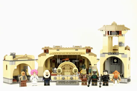 LEGO Star Wars: Boba Fett's Throne Room 75326 - 100% Complete With Minifigures