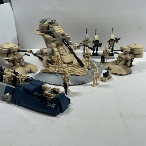 LEGO Star Wars (2) 30680 AAT Lot With MOC, Troop Carrier, Droids