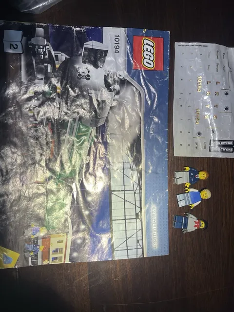 LEGO Creator Emerald Night Train 10194 Trains 1085pc w/ 1 Instruction CHECK DESC