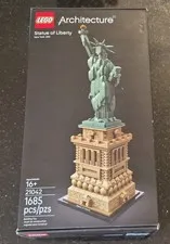 LEGO Architecture Statue of Liberty 21042 1685pc Set Display Plate Box