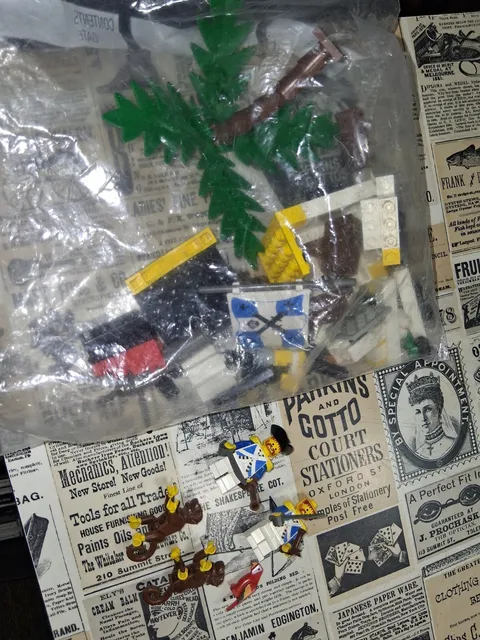 Vintage LEGOS pirates ,monkeys Etc