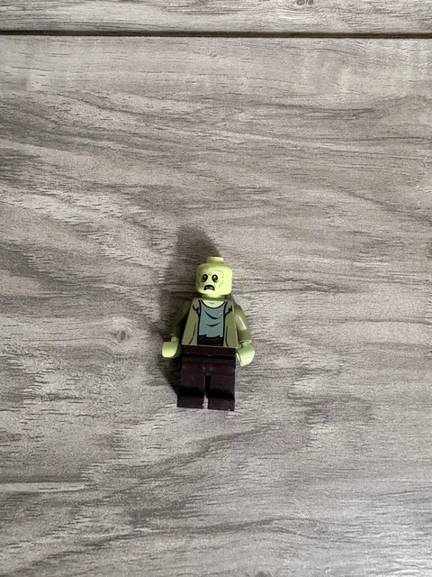 LEGO Scooby-Doo Zombie Zeke Minifigure from Set 75902 - scd009