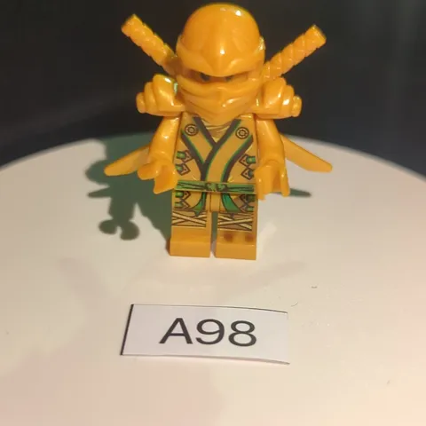 njo073 LEGO Ninjago Golden Lloyd Ninja
