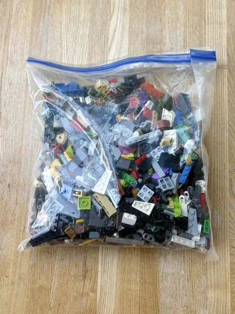 1 lb of bagged legos including mostly Star Wars and Ninjago peices