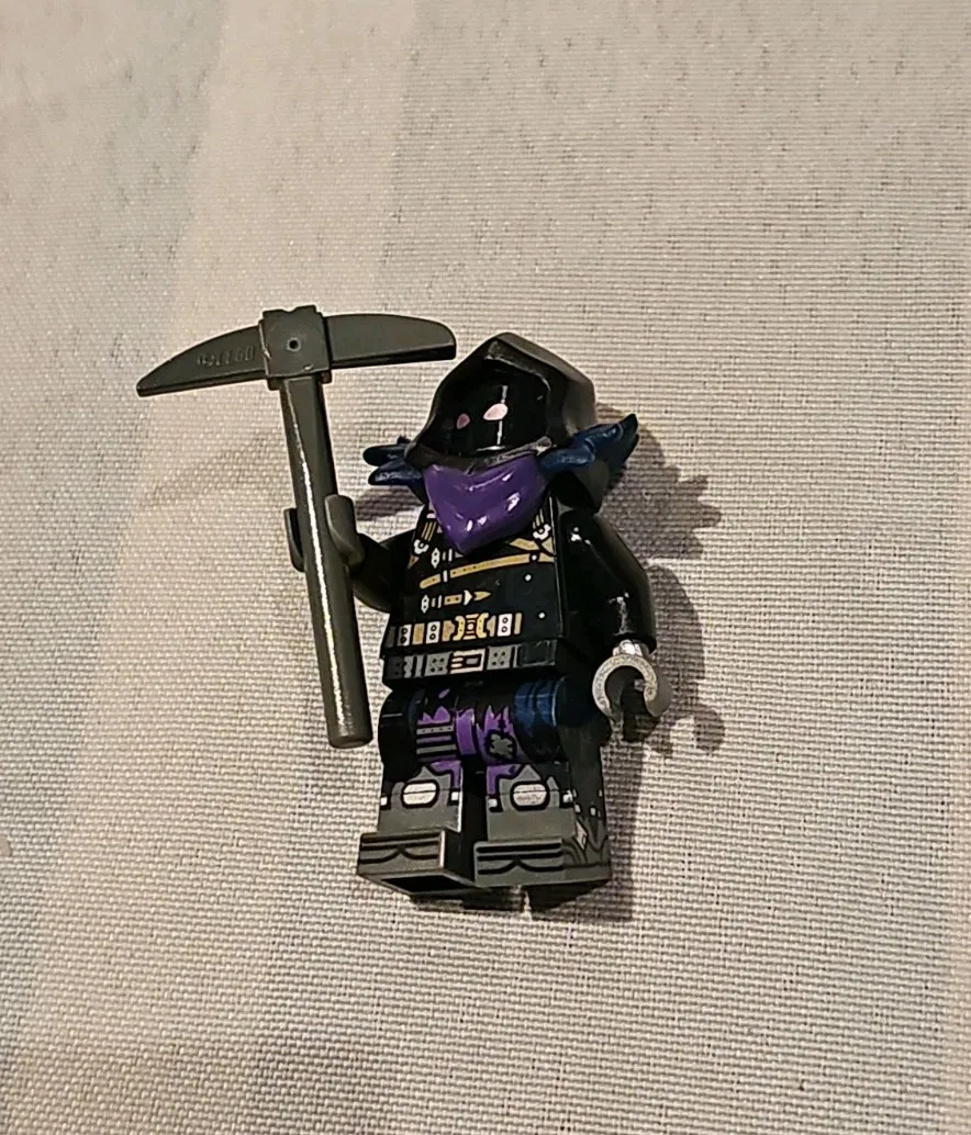 LEGO Raven Minifigure Fortnite Battle Bus Free shipping 