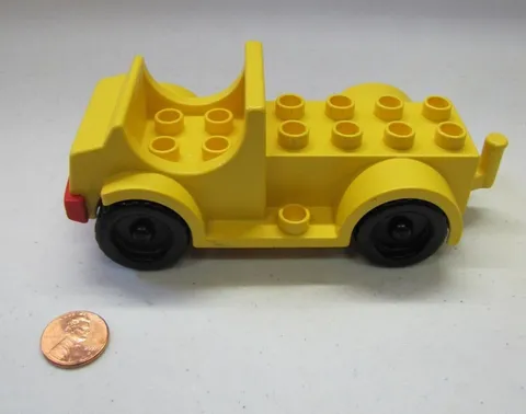 Lego Duplo VINTAGE STYLE YELLOW CAR w/ RUNNING BOARDS Vehicle & Hitch