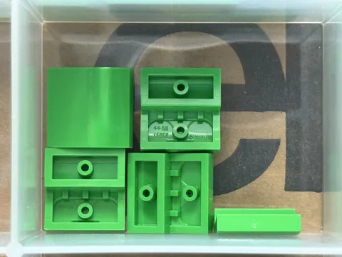LEGO Parts - Bright Green Slope, Curved 2 x 2 x 2/3 - No 15068 - QTY 5