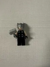LEGO Marvel Thor Minifigure w/ Mjolnir Hammer & Helmet Genuine Avengers